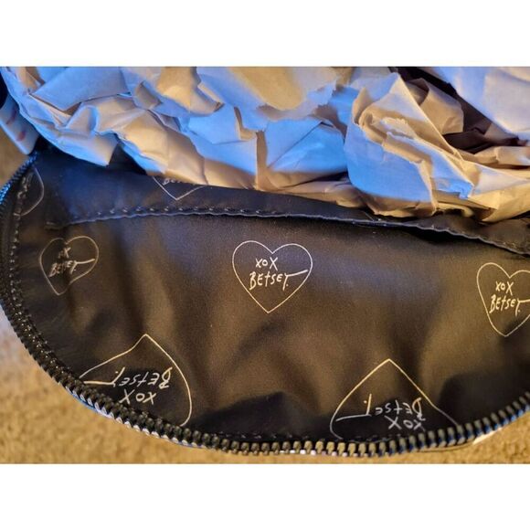 Nwt Betsey Johnson doggie backpack + coin purse